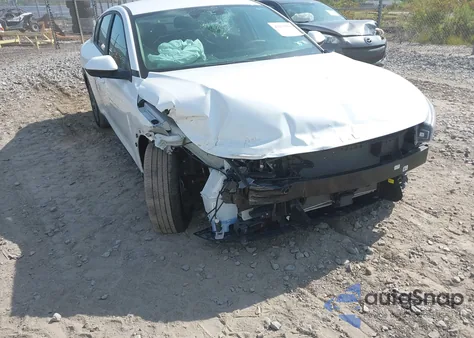 2025 Kia K4 Lxs z USA, uszkodzony, nr VIN 3KPFT4DE8SE006296